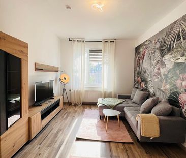 Exklusive, frisch sanierte und möblierte 2-Zimmerwohnung in zentral... - Photo 2