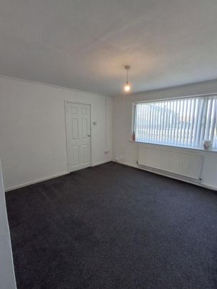 3 bedroom end of terrace house to rent - Photo 1