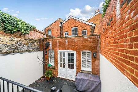 4 bedroom terraced house to rent - Photo 2