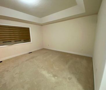 For Lease - 37 Ladder Crescent, East Gwillimbury, Ontario - Photo 2