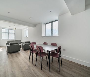 3 bedroom flat to rent - Photo 2