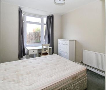 4 bedroom terraced house to rent - Photo 5