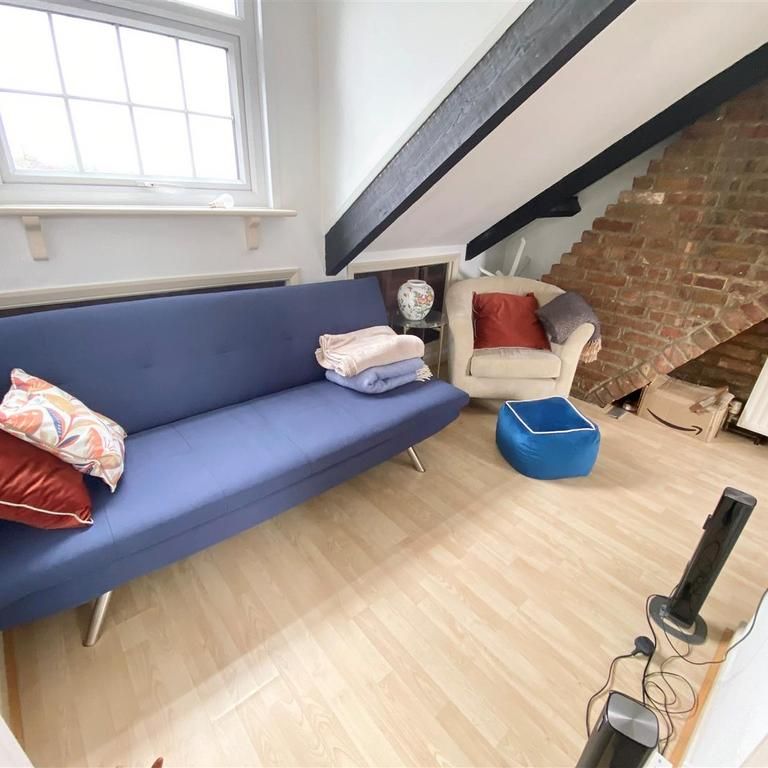 2 bedroom terraced house to rent - Photo 1