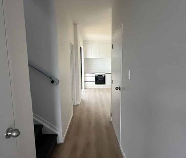 Brand New Homes for Rent – 5 Calthrop Close, Māngere - Photo 1