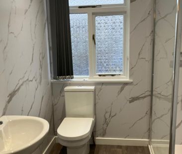 2 bedroom bungalow to rent - Photo 2