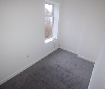 To Let 2 Bed Flat - Photo 2