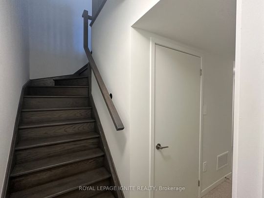 Condo Townhouse For Lease | N7395758 - Photo 1