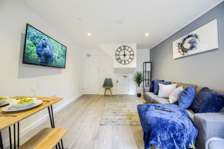 6 bedroom terraced house to rent - Photo 2