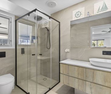 A Sunlit Family Sanctuary with Fresh Upgrades & a Sparkling Pool – ... - Photo 5