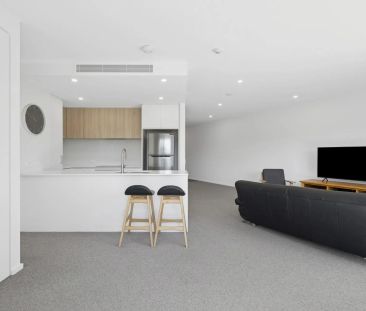 Lake views to enjoy all year round - Photo 2