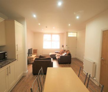 4 bedroom terraced house to rent - Photo 2
