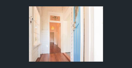 Character cottage in North Cottesloe - Furnished, equipped and short stay options - Photo 3