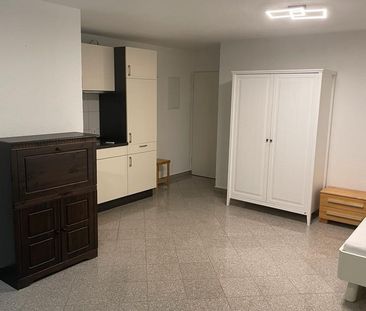 1 Zi. Wohnung 30m2, Teilmöbliert, frisch renoviert - Photo 2