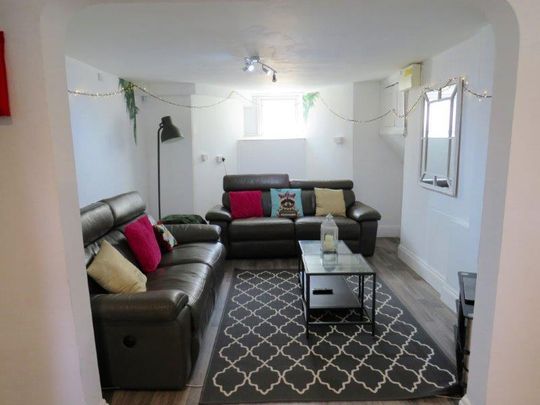 5 bedroom house share to rent - Photo 1