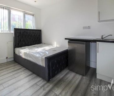 1 bedroom in a house share to rent - Photo 4