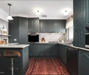 Spacious family home with water views - Photo 3