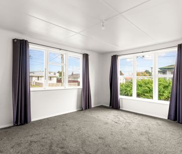 Home in the heart of the popular Elgin suburb - Photo 5