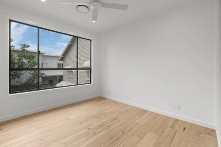 Contemporary Home in the Heart of Sherwood! - Photo 4