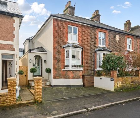 3 bedroom semi-detached house to rent - Photo 2