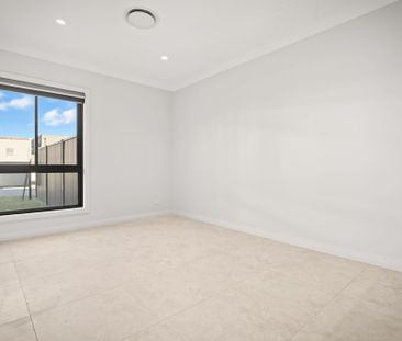 BRAND NEW - Private Granny Flat With Driveway Access - Photo 1