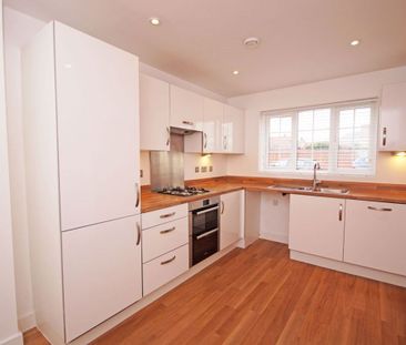 A 3 Bedroom House in Hatherley GL51 6GJ - Photo 4