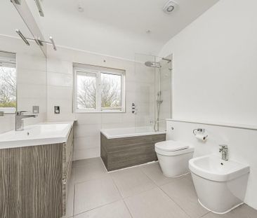 3 bedroom terraced house to rent - Photo 4