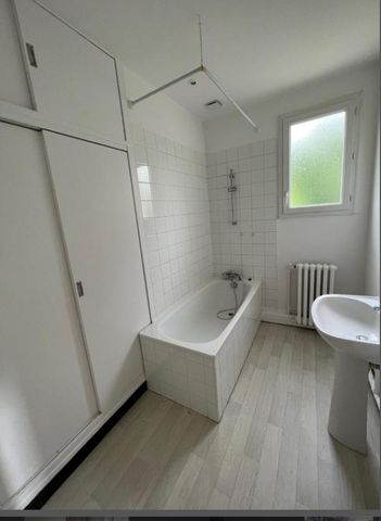 Location Appartement 4 pièces 63m² AZAY LE RIDEAU 37190 - Photo 4