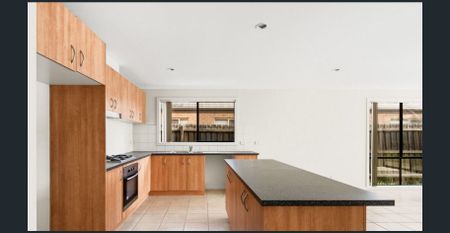 Spacious Family Home | 4 Bedrooms | 2 Bathrooms | Double Garage - Photo 4