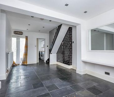 2 bedroom end of terrace house to rent - Photo 4