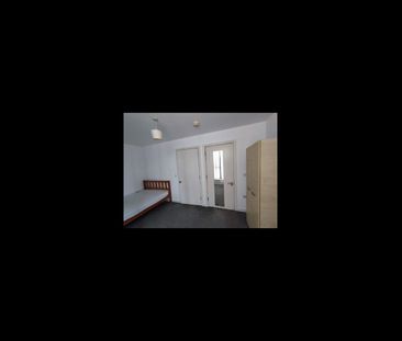 Room in a Shared Flat, Loom Street, M4 - Photo 6