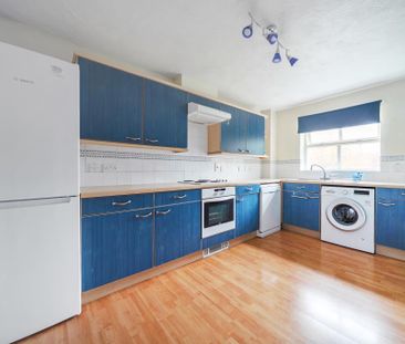 2 bedroom flat to rent - Photo 2