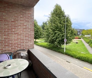 Mooi appartement aan het kerkplein van Melsele met twee slaapkamers... - Photo 2