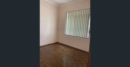 3-Bedroom Home with Front & Back Yard – Prime Hurstville Location - Photo 4