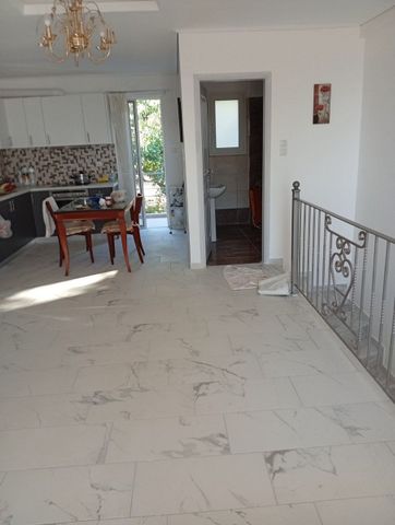 Διαμέρισμα για ενοικίαση Θεολόγος (Μαλεσίνα) - Photo 3