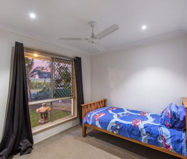 Family home in quiet street - Photo 5