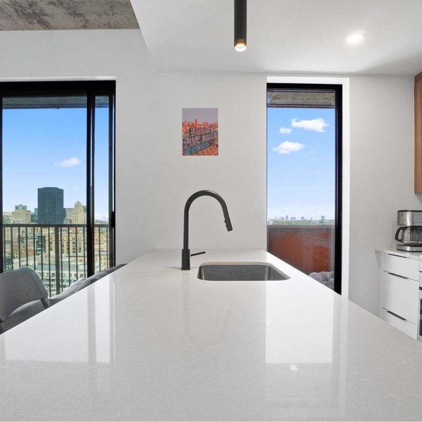 Appartement - 245 Boul. Robert-Bourassa - Photo 1