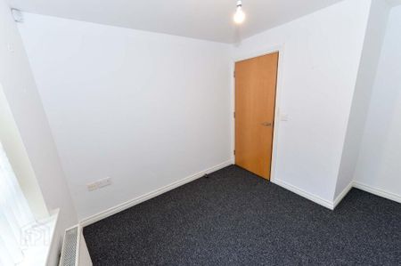 77 Redwood Dale, Dunmurry, Belfast, BT17 9RL - Photo 4