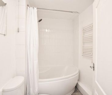 1 bedroom ground floor flat to rent - Photo 4