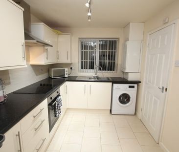 2 Bedroom Mid Terraced House, Chester - Photo 5