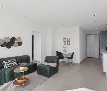 2 Bedroom Apartment For Rent in Nueva Andalucía, Málaga - Photo 3