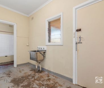 AN ABUNDANCE OF SPACE! - Photo 4