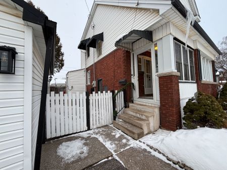 For Lease - 69 Roxborough Avenue Unit# Upper, Hamilton, Ontario - Photo 4