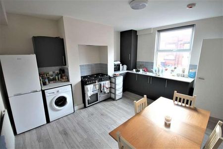 Thornville Place, Hyde Park, Leeds, LS6 - Photo 4