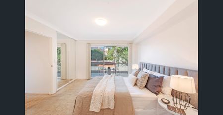 Large, comfortable apartment with two balconies - Photo 3