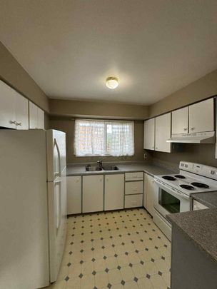 McDermid Drive - 105/107 - 105 - Photo 1