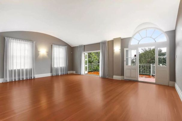 Expansive Family Home, North Facing, Iconic Views & Swimming Pool - 6 Month Lease - Photo 1