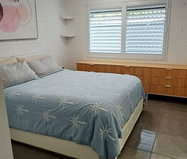 MODERN GROUND FLOOR UNIT!!! - Photo 5