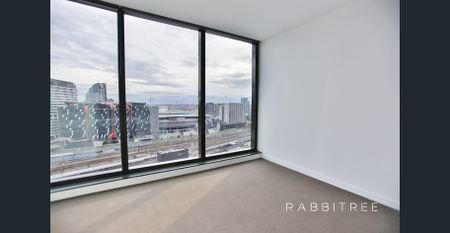 Stylish 2-Bedroom Apartment in the Heart of Melbourne - Unfurnished - Photo 4