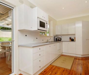 Charming Family Home! - Photo 1