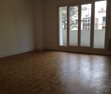 Appartement 3 pièces 69m2 MARSEILLE 8EME 996 euros - Photo 1